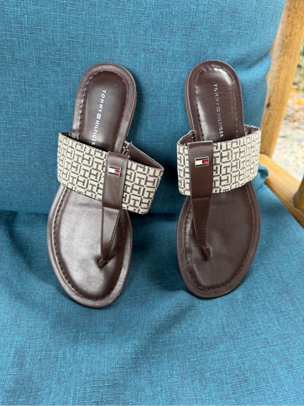 Tommy Hilfiger Brown Leather Thong Sandals with Beige Logo Strap